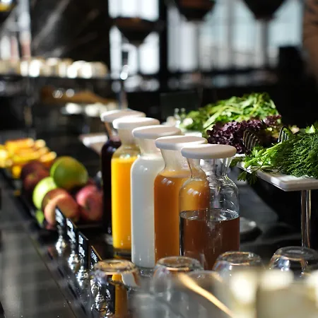 Marlen Bayrakli Hotell