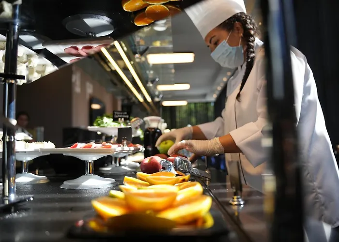 Hotel Marlen Bayrakli 4*