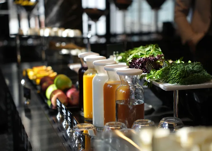 Marlen Bayrakli Hotel