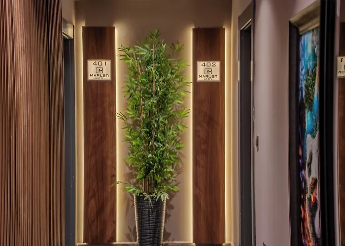 Marlen Bayrakli Hotel