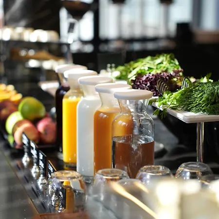 Marlen Bayrakli Hotel