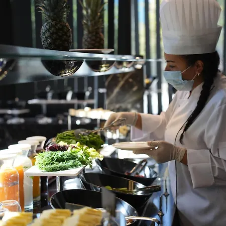 Marlen Bayrakli Hotel 4*