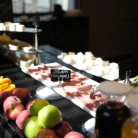 Marlen Bayrakli Hotel 4*