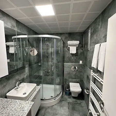 Marlen Bayrakli Hotel