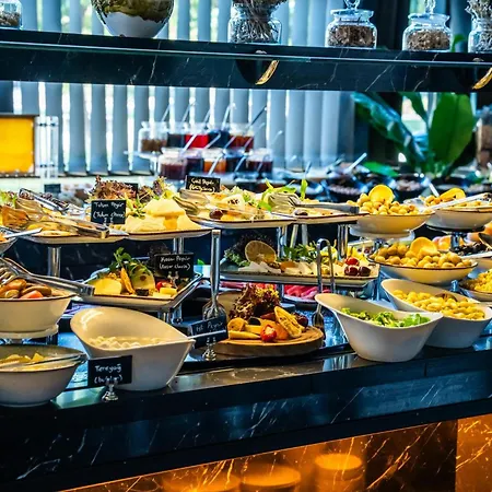 Otel Marlen Bayraklı 4*