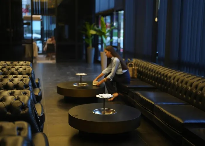 Marlen Bayrakli Izmir