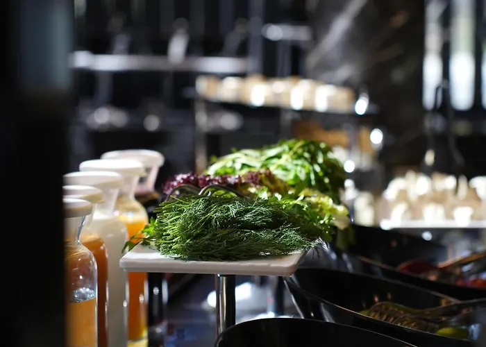 Marlen Bayraklı Otel