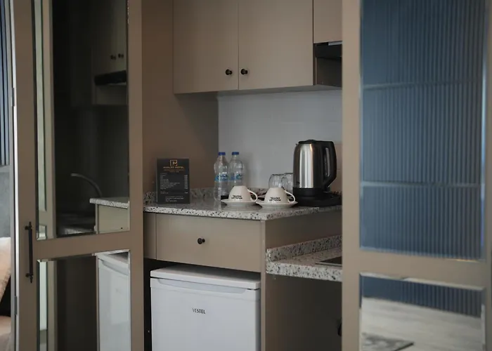 Marlen Bayrakli Hotel Esmirna