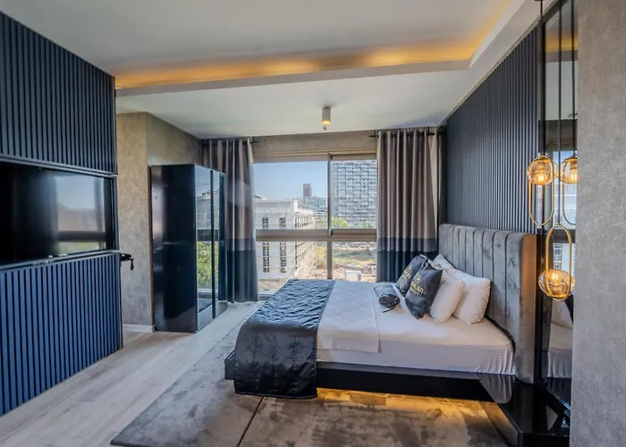 Marlen Bayrakli Hotel