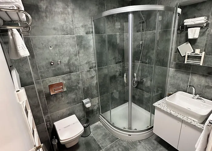 Marlen Bayrakli Esmirna