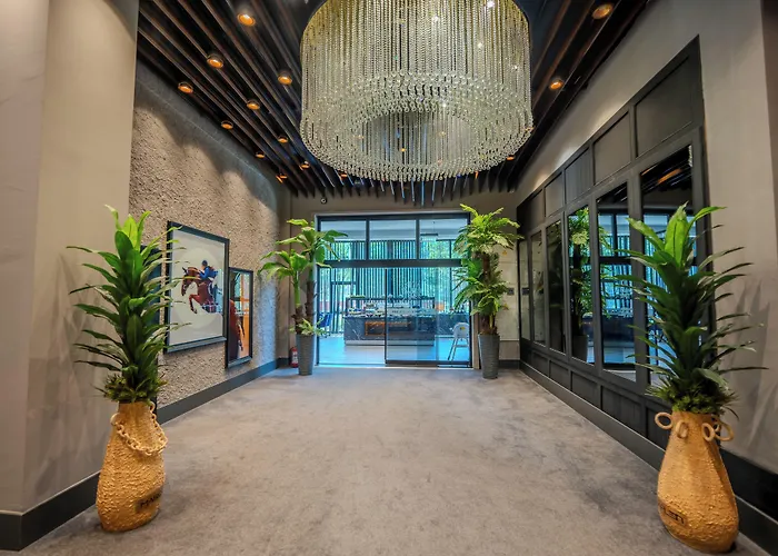 Otel Marlen Bayraklı