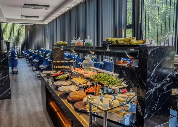 Marlen Bayrakli Hotel Esmirna